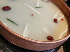 -三人行骨头王火锅(长寿店)