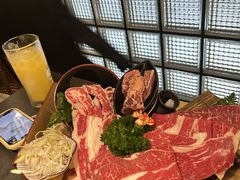 -铭牛烧肉·和牛海鲜自助(高新月牙湖店)