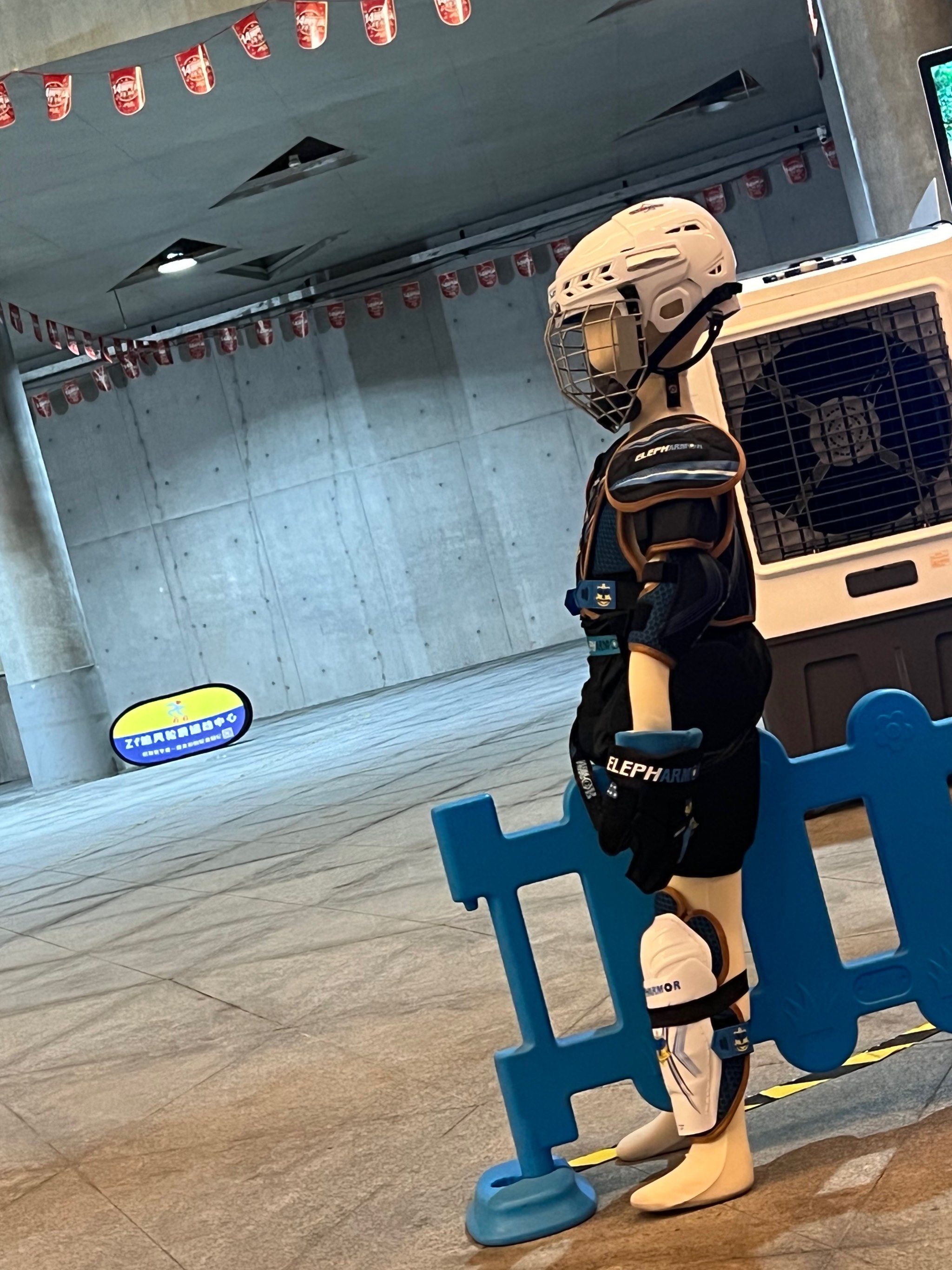 超帅的轮滑教练