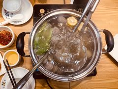 玉米萝卜牛骨汤底-夜牛潮汕鲜牛肉火锅店(翻身店)