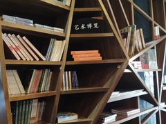 -钟书阁(松江泰晤士小镇店)