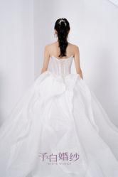 -予白婚纱礼服馆