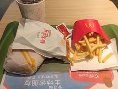 -麦当劳(轻轨曹杨路店)