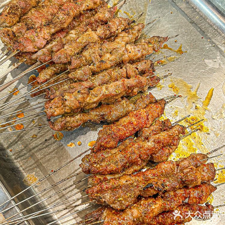不用去新疆也能吃到正宗的新疆羊肉串！！