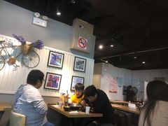 大堂-小山城麻辣香锅(新邻生活广场店)