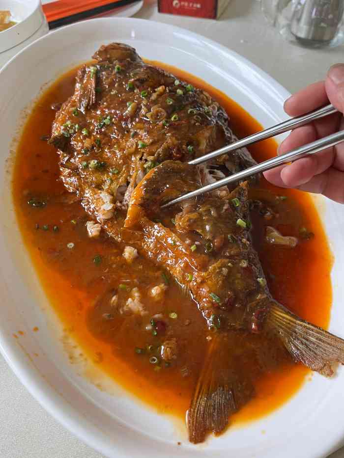 巴陵全鱼席(汴河街店)-"旅游到此,逛完岳阳楼搜了一下附近吃鱼的店.