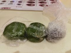蛋黄肉松青团-沈大成(南京东路店)
