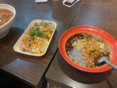 -爆炸头阿姨小四川正宗川味小吃(无任何分店)
