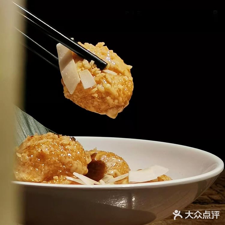 顺着时光的烙印 来到天河北这家椰子鸡老店