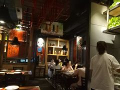 大堂-辣尚瘾·烤鱼·新川菜(交大直营店)