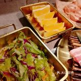 在韩国街，吃上一顿地道的韩日烤肉！
