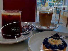 拿铁-UNI UNI(环亚凯瑟琳店)