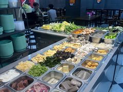 -愉肴麻辣香锅(中山路店)