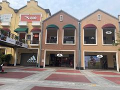 -王府井奥莱临潼小镇(临潼店)