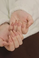-芊屿芊浔美甲