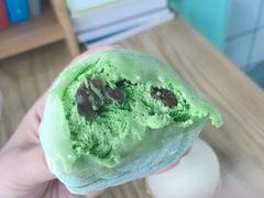 -蜜蜂小象·榴莲千层蛋糕(时代汇11栋店)