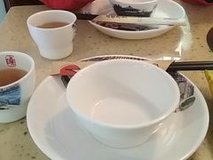 餐具摆设-芳村榕树头叹佬鸡煲(体育西店)