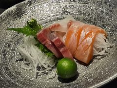 -铭牛烧肉·和牛海鲜自助(高新月牙湖店)