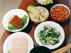 -虾弄弄海派小龙虾·牛羊蝎子火锅