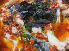 紫苏碎鱼头-憨伢子·家常菜小食堂·有锅气の炒菜(江汉路店)