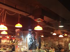 大堂-鲜入围煮花胶鸡海鲜火锅