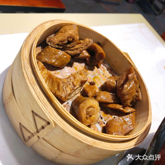 赞花婆鲜兔辣卤火锅辣卤肥肠图片