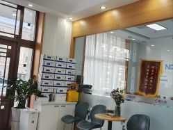 -靓芙泉专研痘痘肌