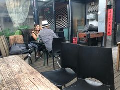 -脚下咖啡·CHILL酒馆(灵光东巷店)