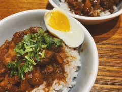 温泉蛋卤肉饭-Let's Taipei 非常烘焙(太古里店)
