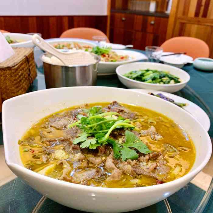 春田花花(瓶窑店)-"朋友推荐,说点啥都好吃.门口和店后面,.