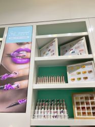 -首珥假日美睫美甲