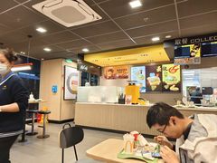 -麦当劳(轻轨曹杨路店)