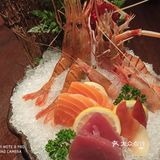 难得休息 就约上闺蜜一起街，偶然间看到这家日料店