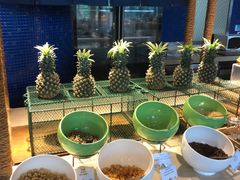 自助调料区-三亚福朋喜来登酒店·大堂吧