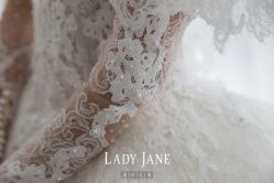 -Lady  Jane高端婚纱礼服馆