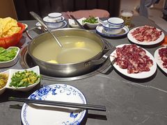 牛肉火锅排骨汤底-贵宾牛·潮汕牛肉火锅(珠池总店)