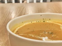 南瓜汤-HELLO 27 意面·沙拉·帕尼尼