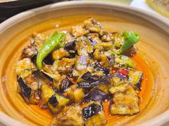 鱼香茄子煲-快乐老家三鲜饺子东北菜(南六中路店)