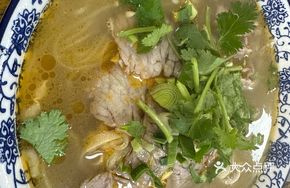 Small Bowl Beef Noodle Soup