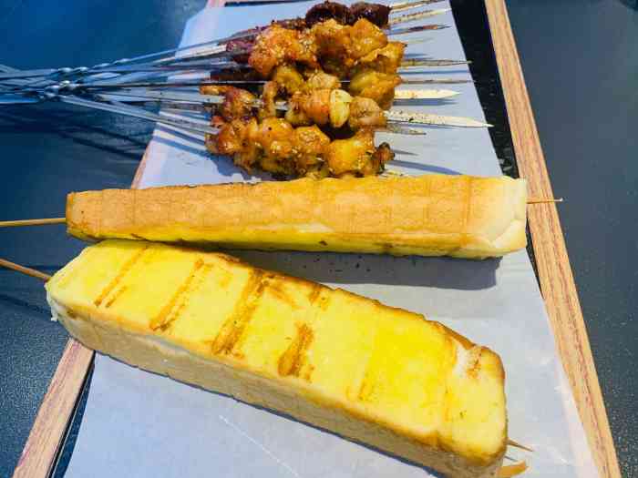 小青年烧烤(东悦城旗舰店)-"俩人喝闲酒去的,点了烧烤没材料了也不