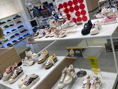 -hotwind热风(世纪东方广场店)