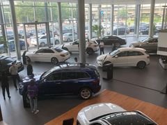 -北京鹏龙大道奔驰4S店(纪家庙店)