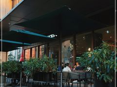 露天位-星巴克臻选(深圳龙华红山天虹店)
