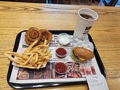 -The Habit Burger Grill 哈比特汉堡(爱琴海店)