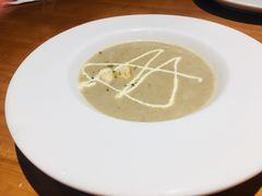 酥皮蘑菇奶油汤-新贝乐意大利餐厅(苏州中心店)