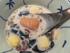 -RUXU入续糖水铺与包(卓悦中心店)