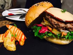 -HIGH FIVE哈福手工汉堡(桂林路店)