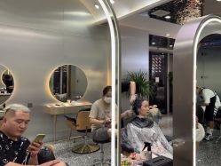 -Tloml salon