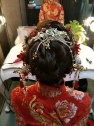 -现代经典婚纱摄影