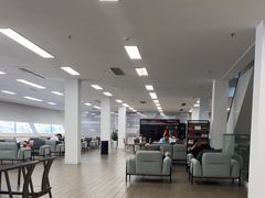 -深圳锦龙奥迪4S店(前海店)